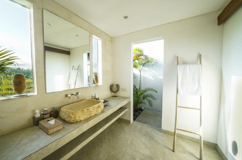 Villa Nyoman — luxury villa photo 2