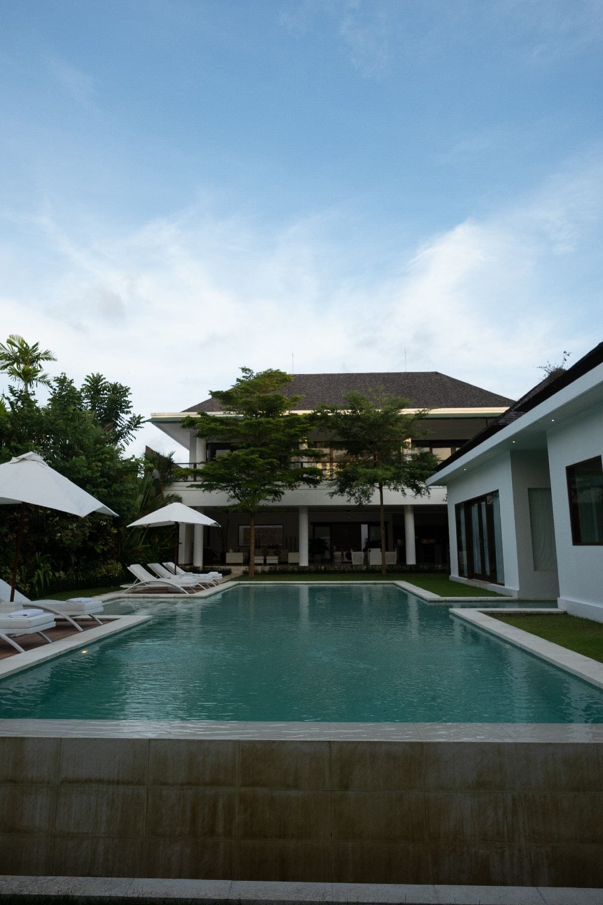 Villa Istana Putih — luxury villa photo 1