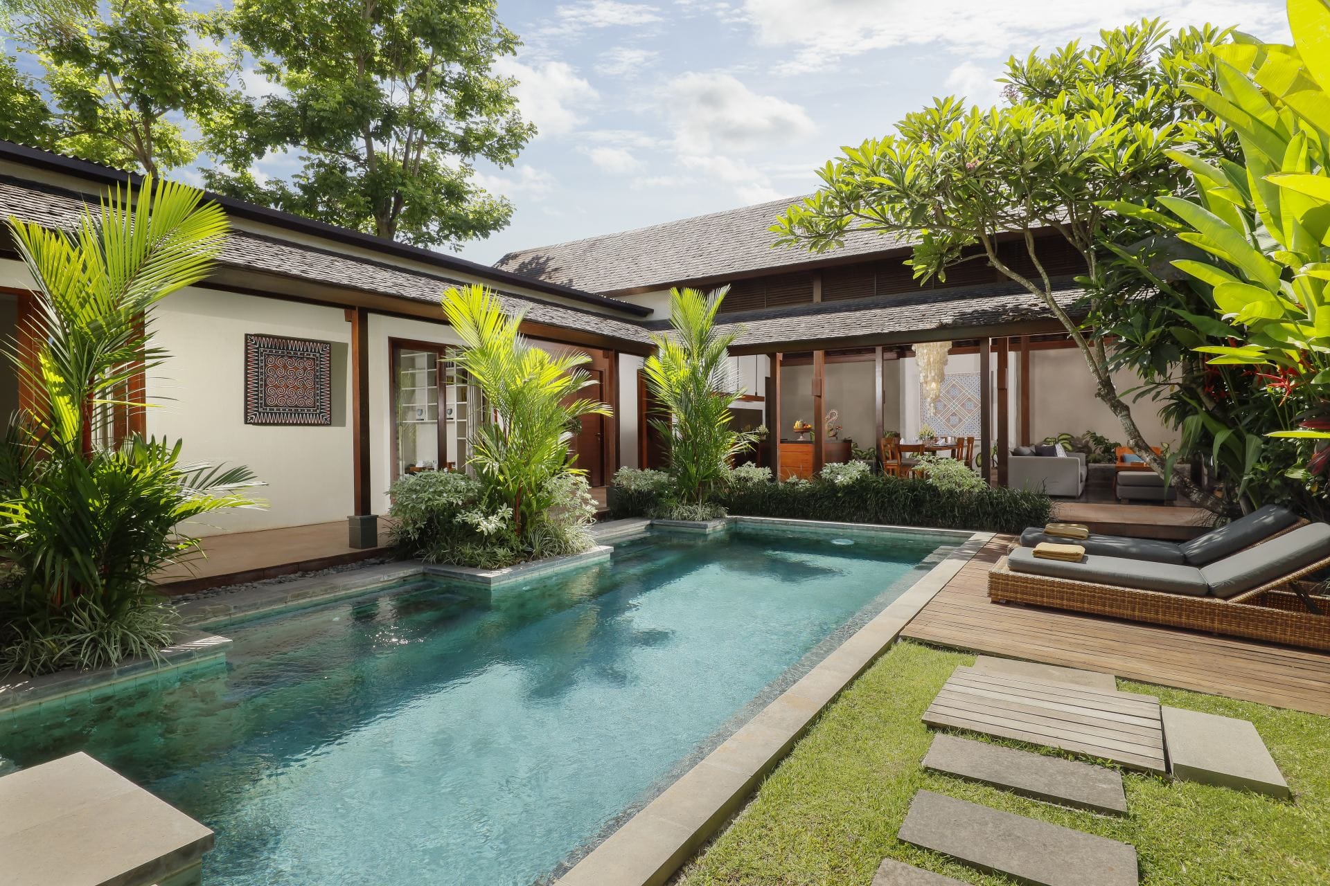 Bumbak Alamanda — luxury villa photo 1
