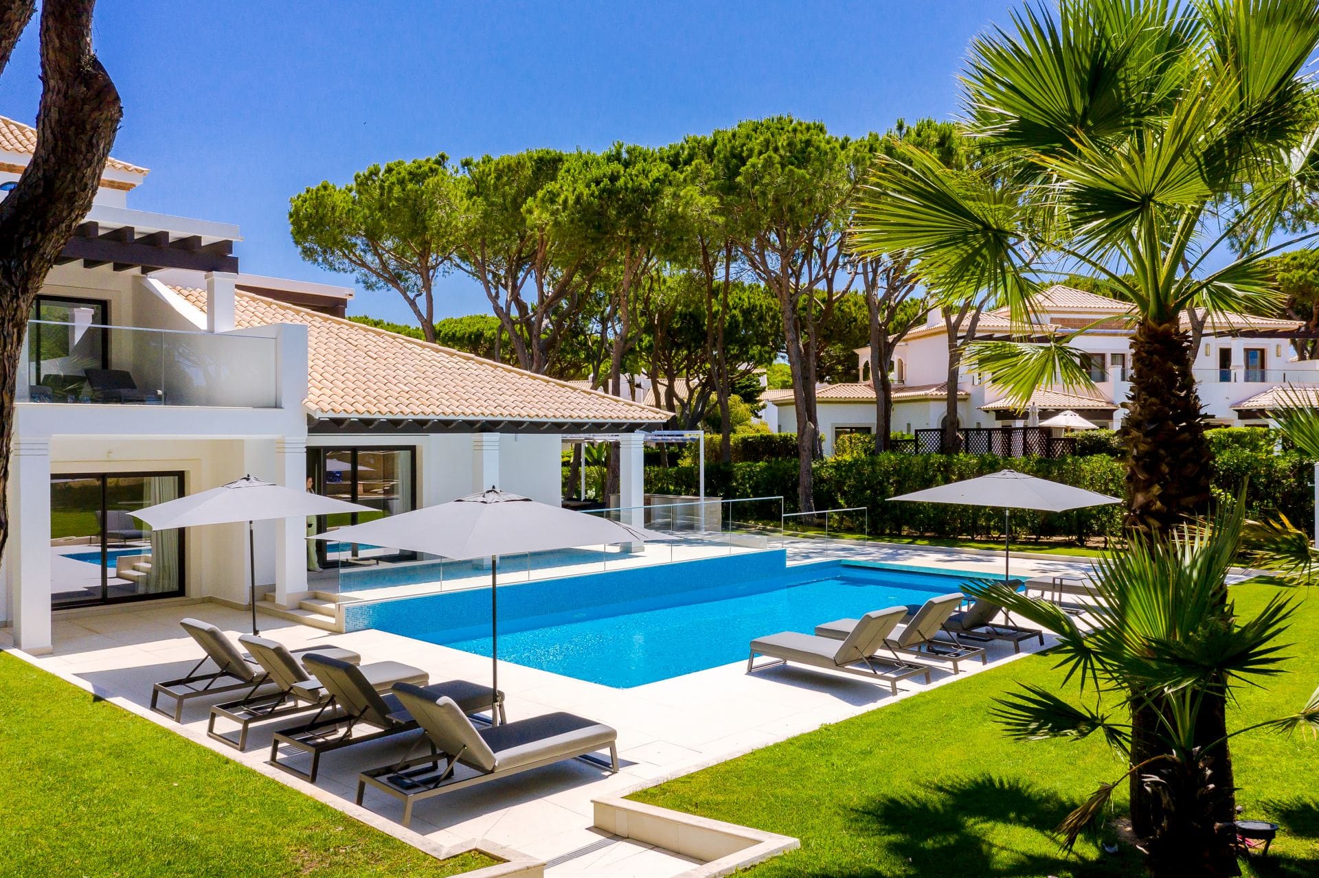 Villa M50 — luxury villa photo 2