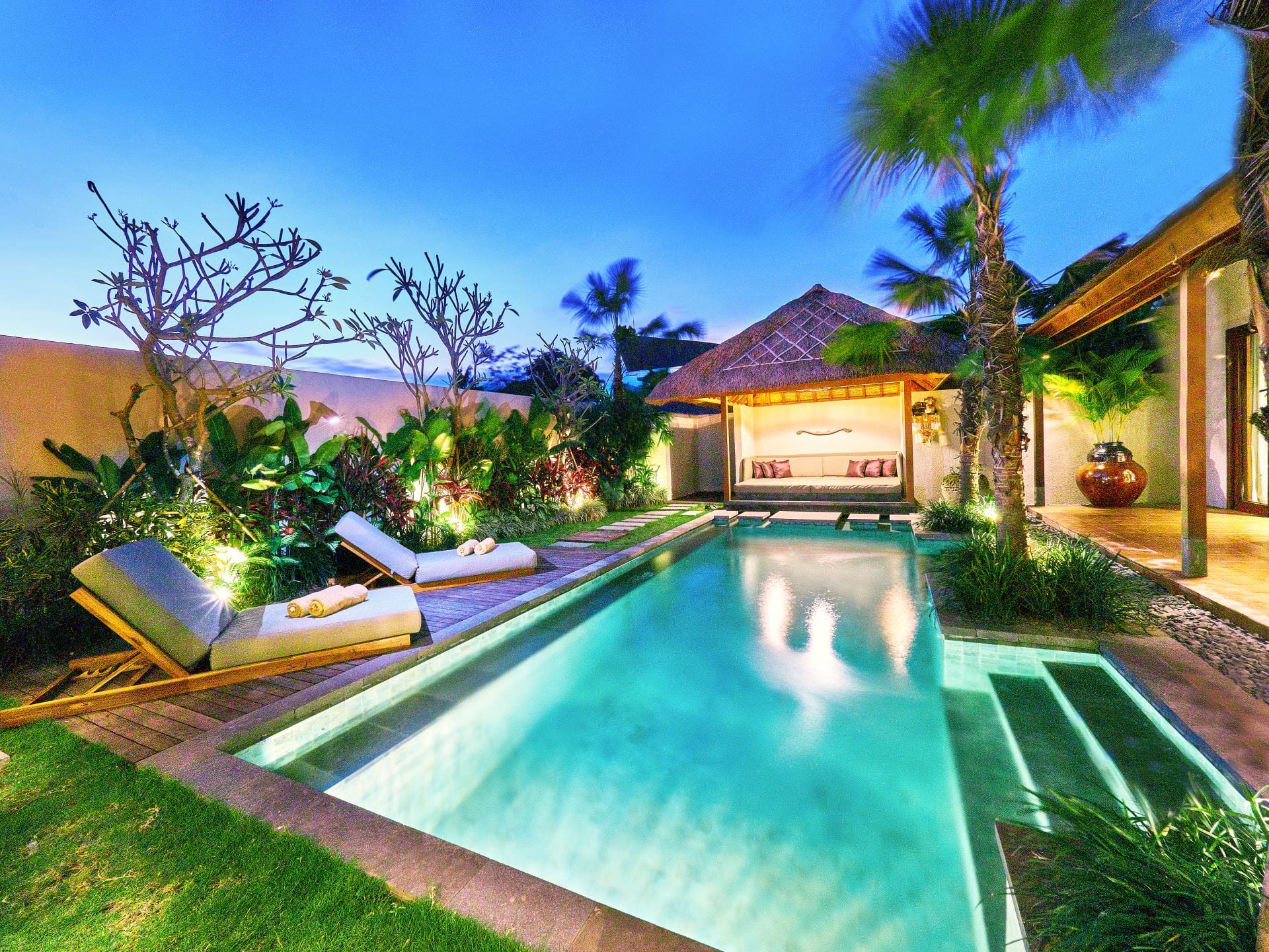 Bumbak Dahlia — luxury villa photo 33
