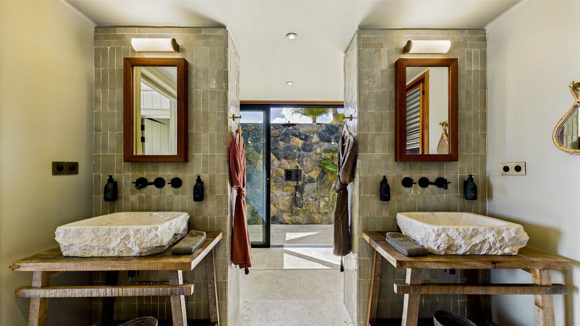 Villa Clyde — luxury villa photo 1