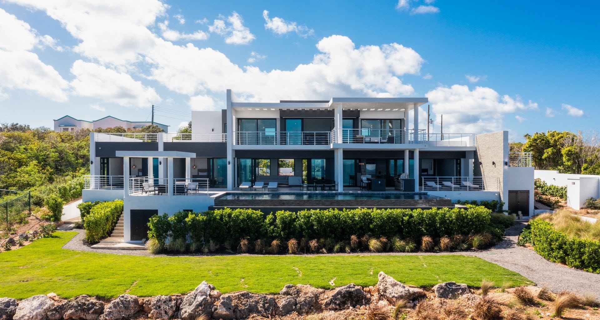Villa Reve Noir — luxury villa photo 1