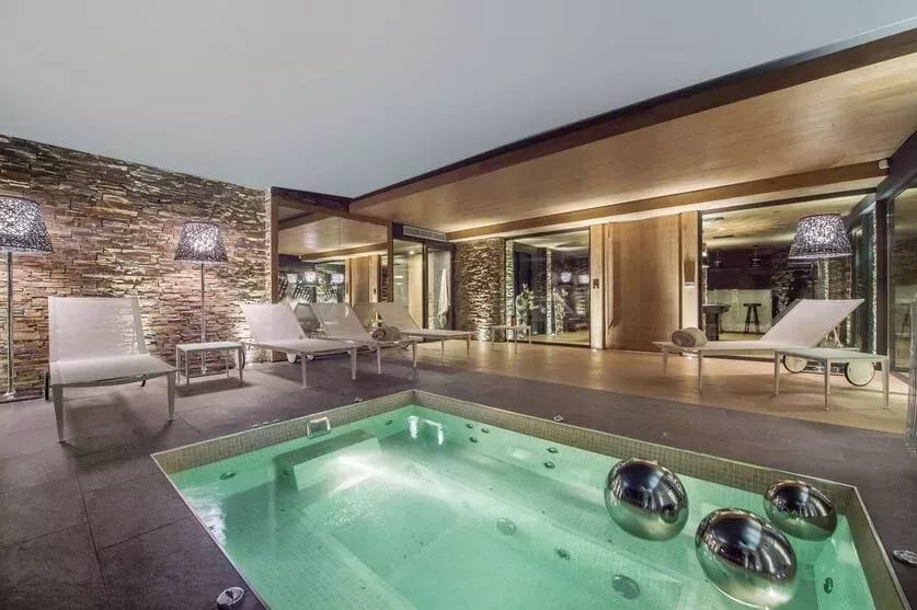 Chalet Overview — luxury villa photo 1