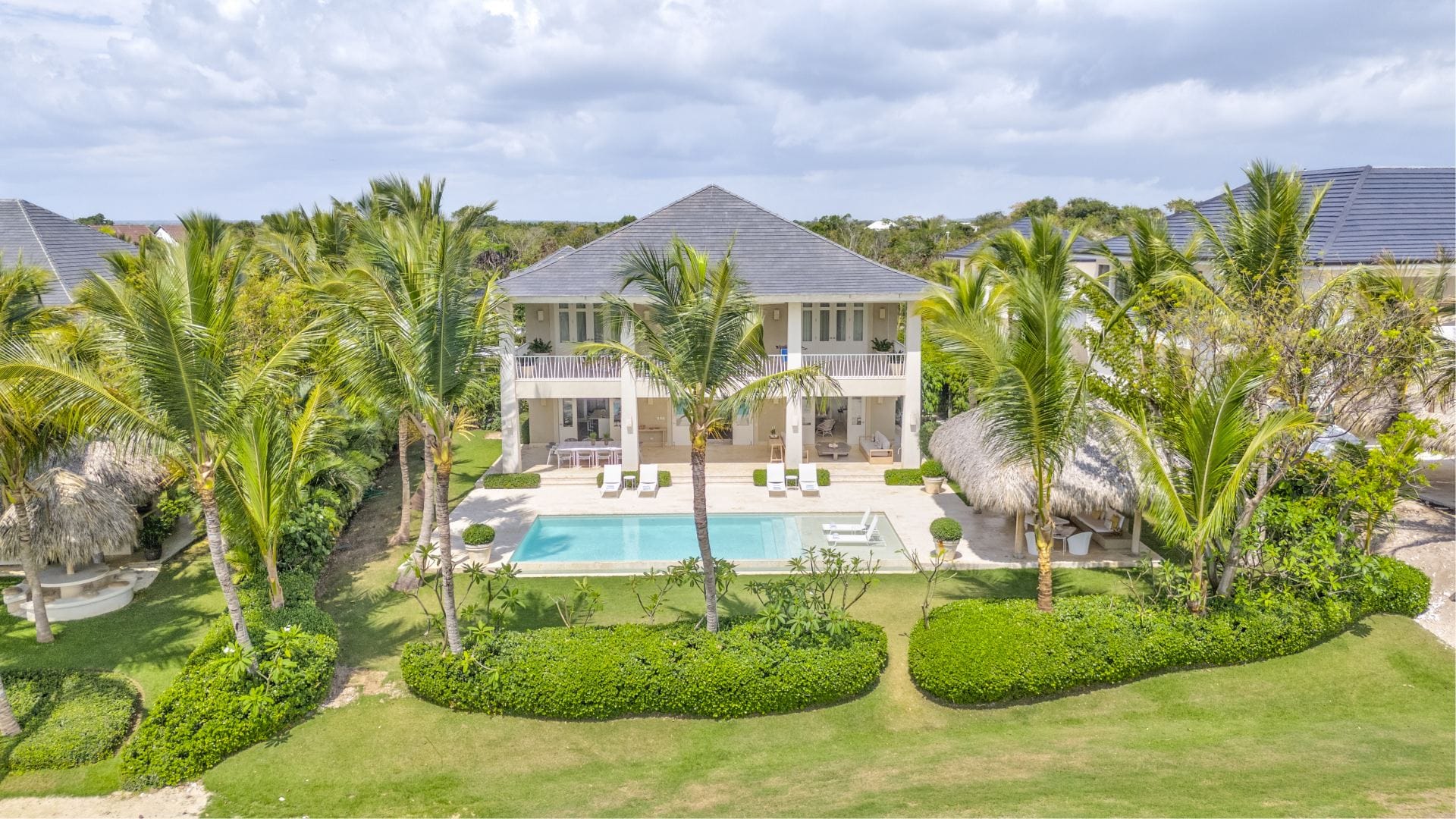 Villa 3 Palmeras — luxury villa photo 1