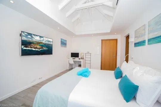 Villa Yolo — luxury villa photo 1