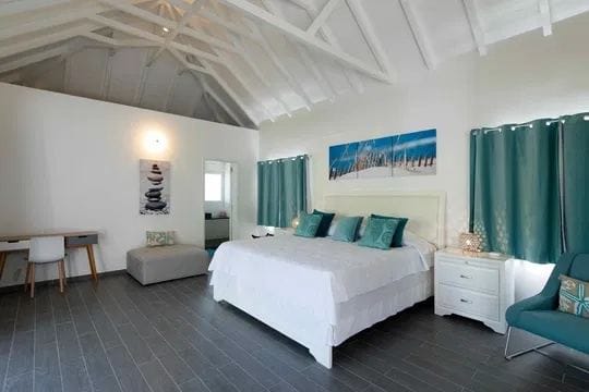 Wild Blue Estate — luxury villa photo 2