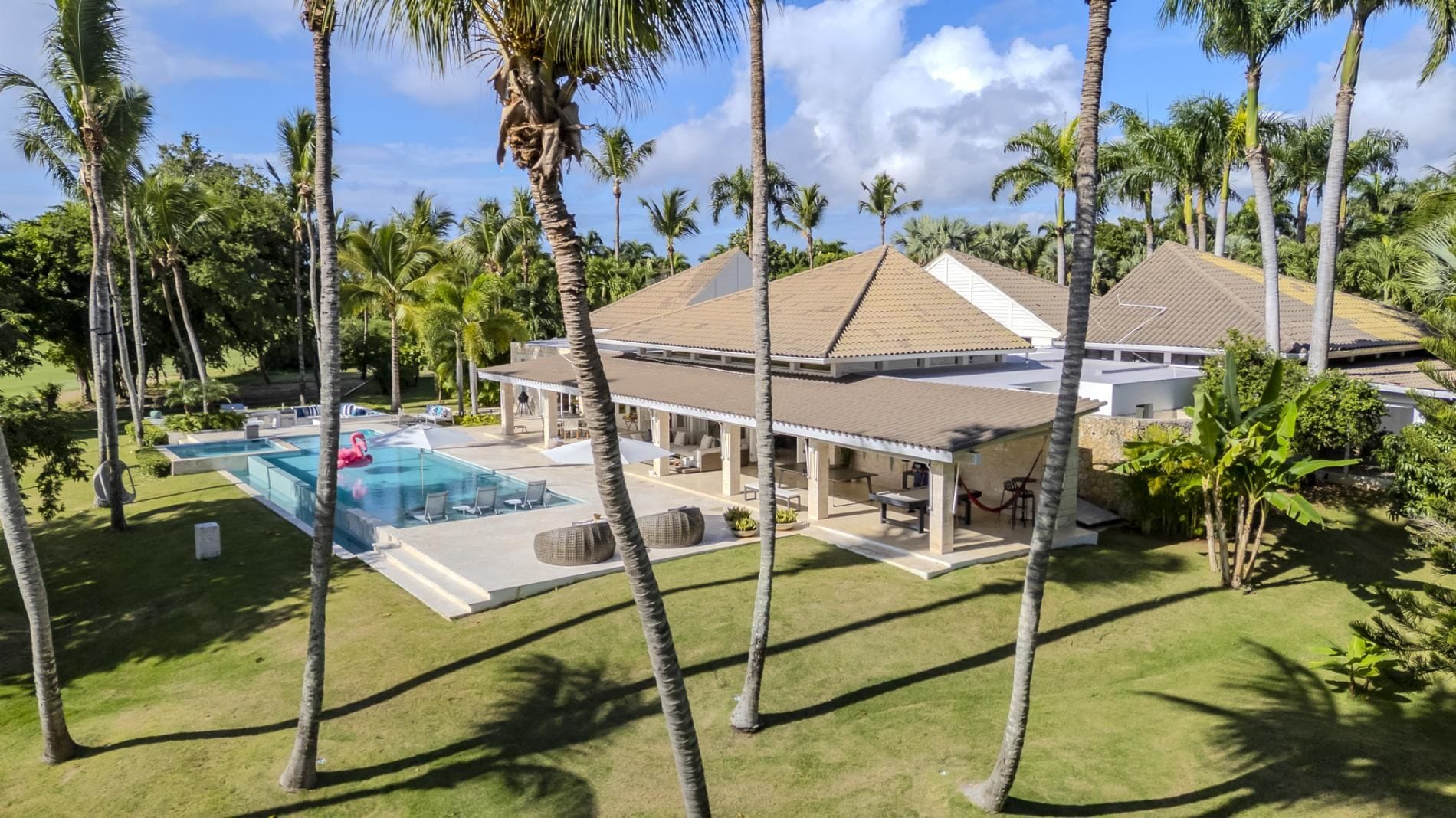Villa Volcan — luxury villa photo 2