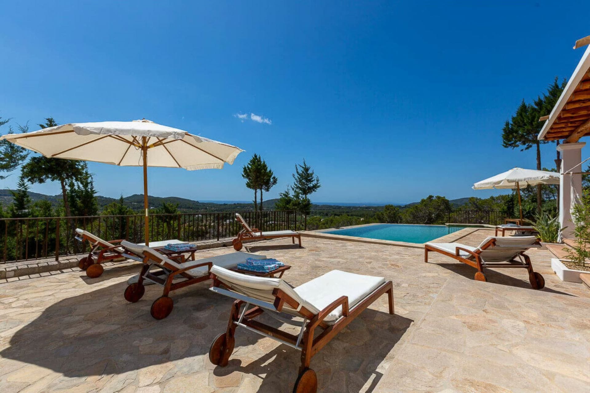 Villa Juniper Hill — luxury villa photo 2