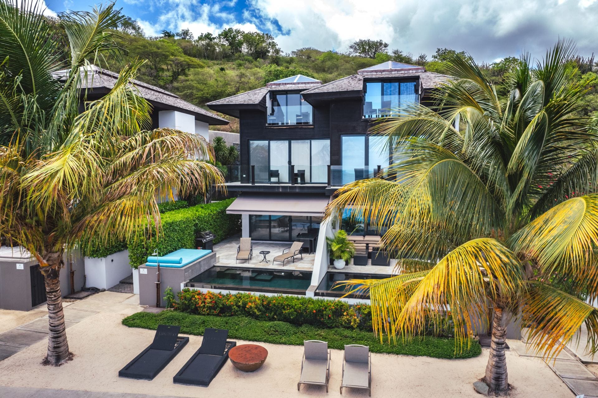 Villa Beachcomber — luxury villa photo 1