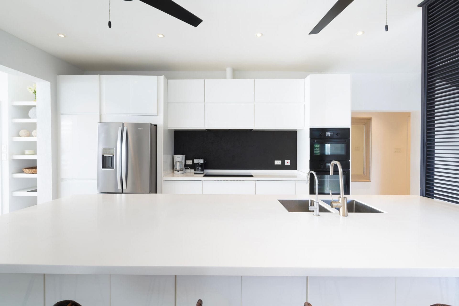 Solaris Beach House — luxury villa photo 21