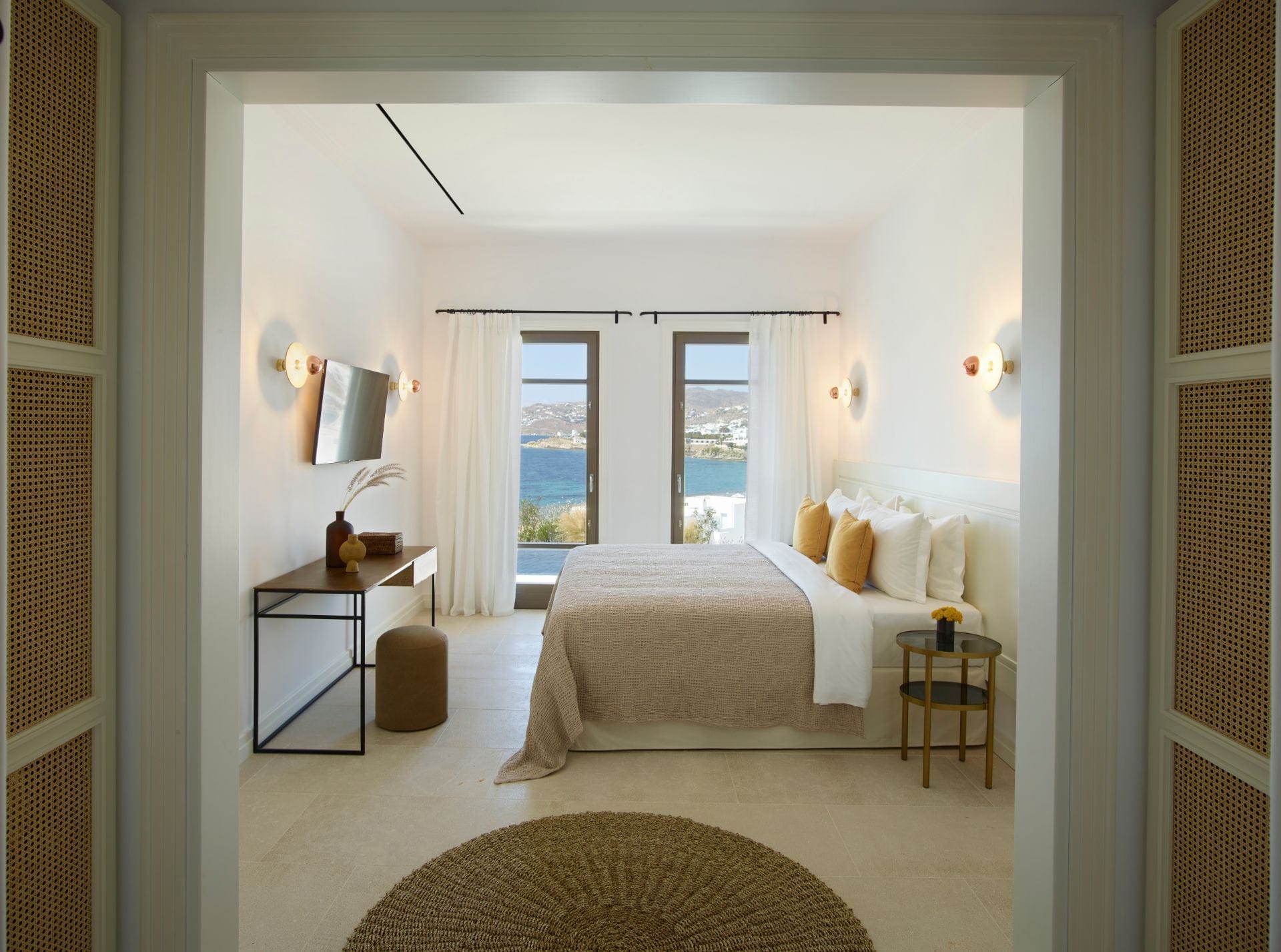 Two Bedroom Home Sea view with Private Heated Pool — luxury villa photo 2