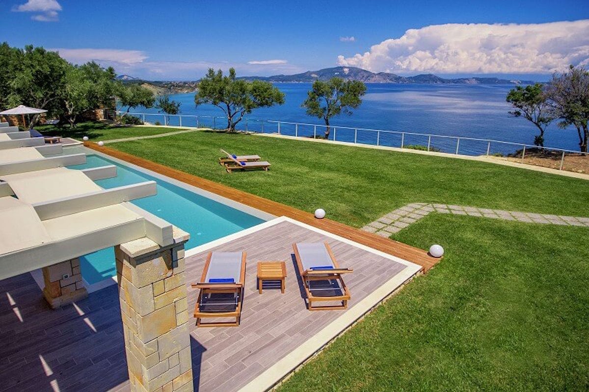 Artina Luxury Villa - Image 1