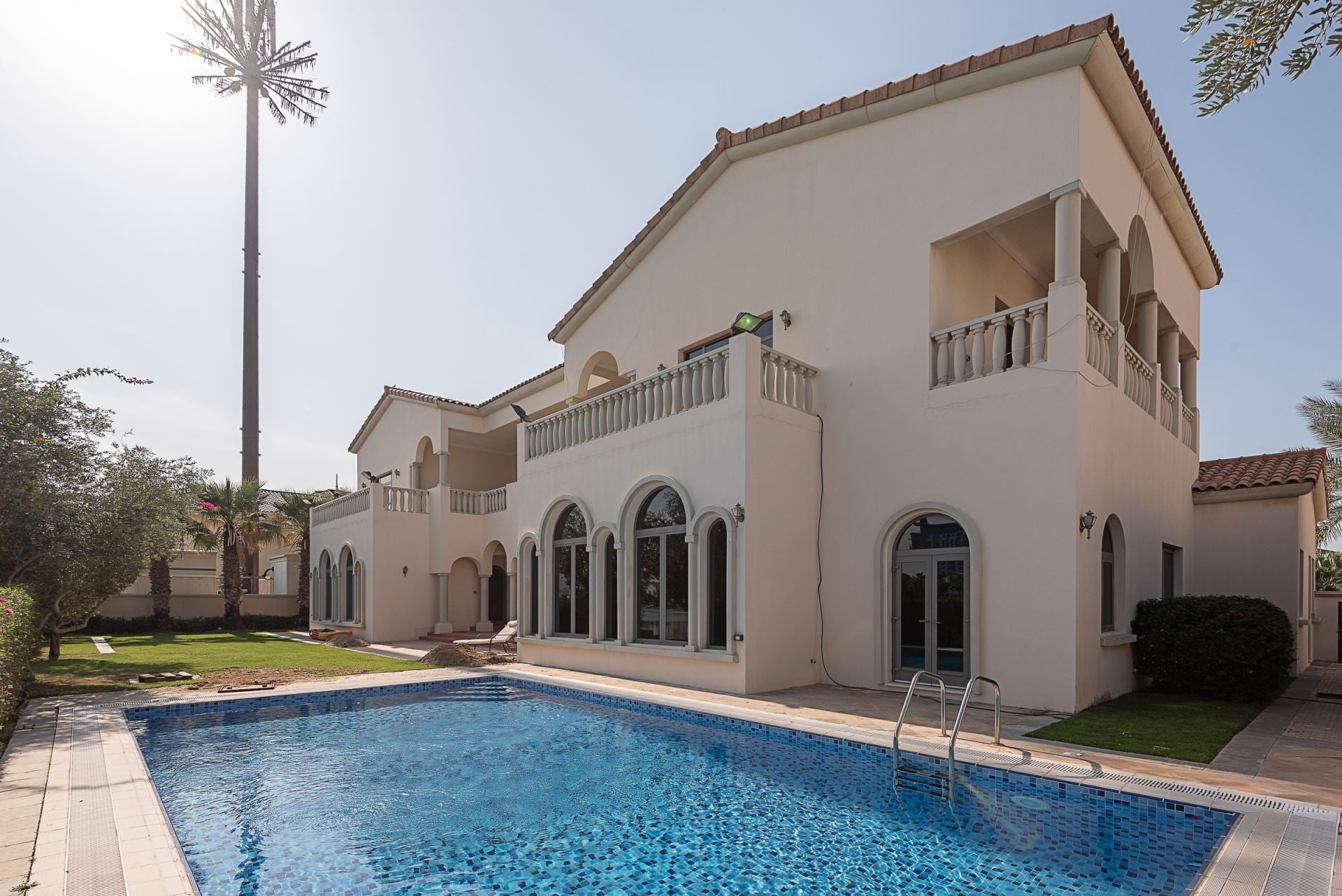 Dubai Beach Villa - Image 1
