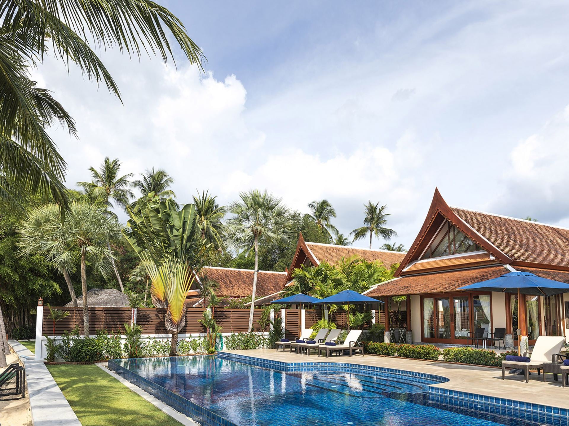 Tawantok Beach Villa 2 - Image 1