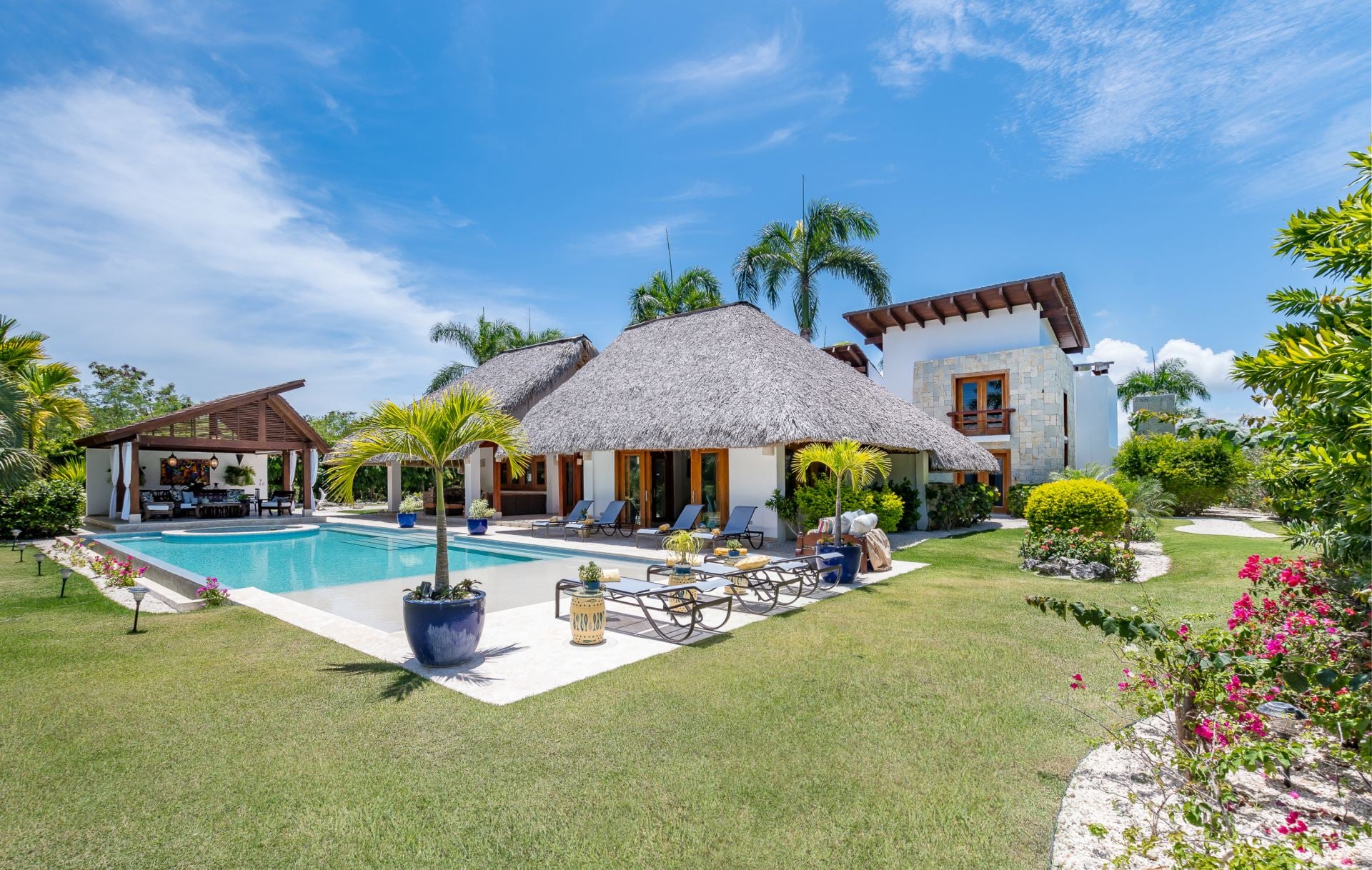 Villa Yarari 17 - Image 1