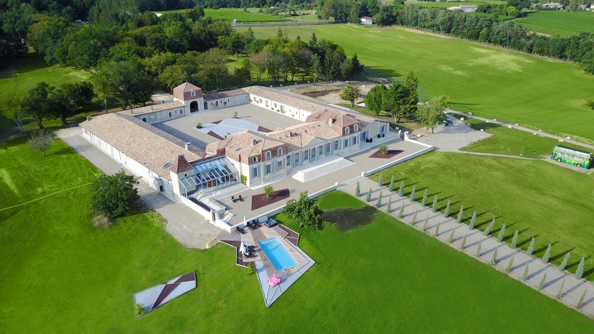 Chateau Prestige - Image 1