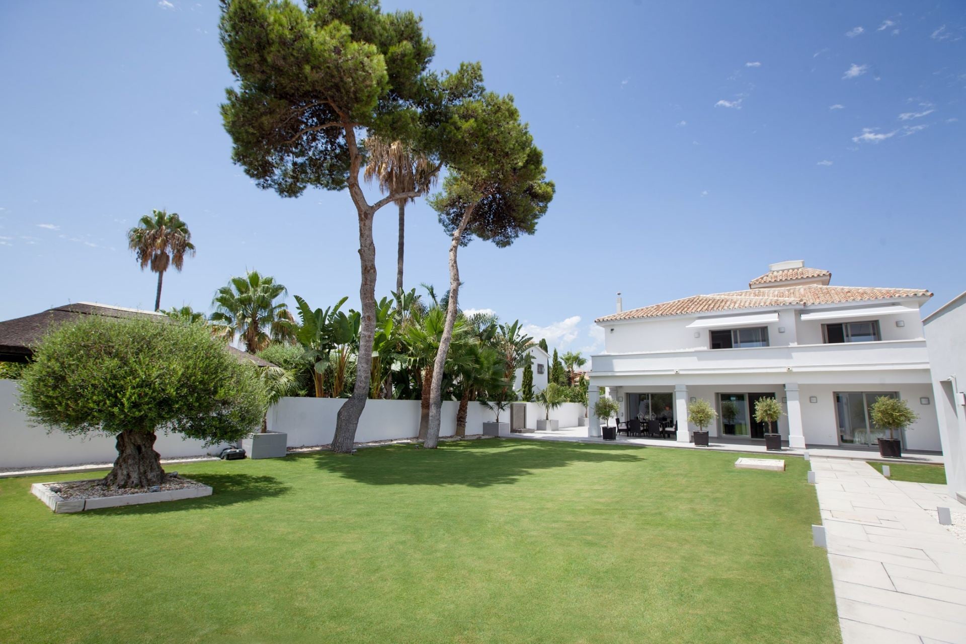 Villa Pop - Image 1