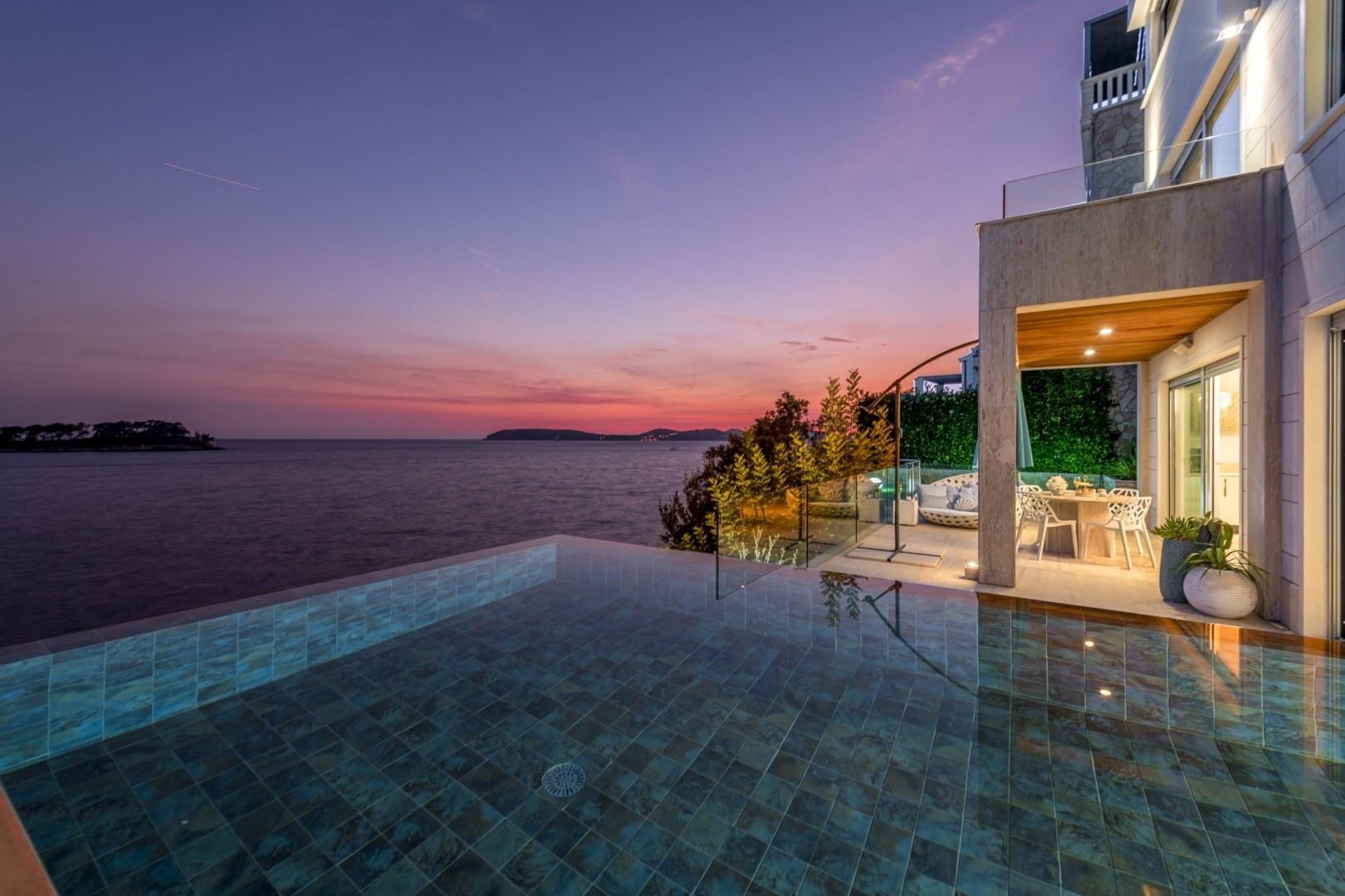 Villa Lux Life - Image 1