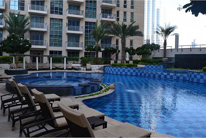 Superb Holiday Location With Pool View - Image 1