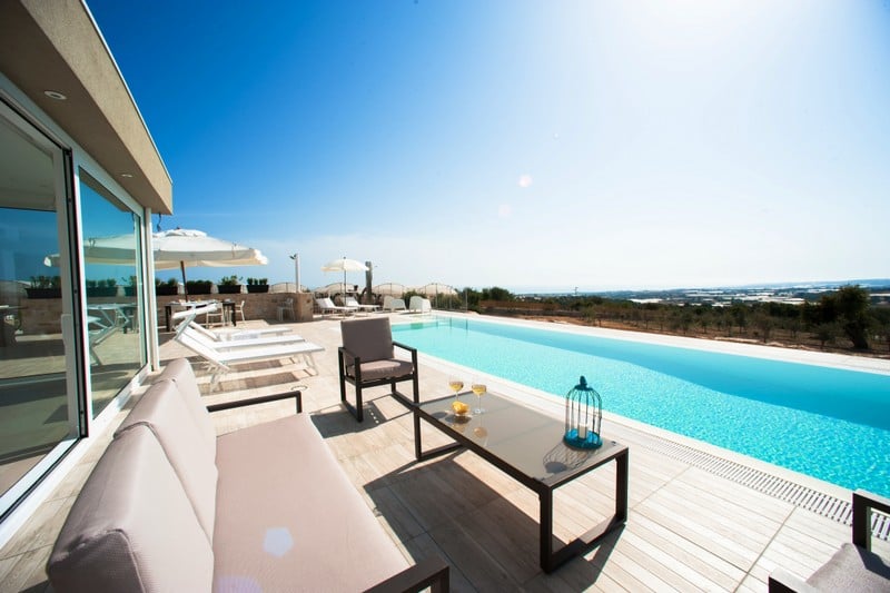 Bright Villa - Image 1