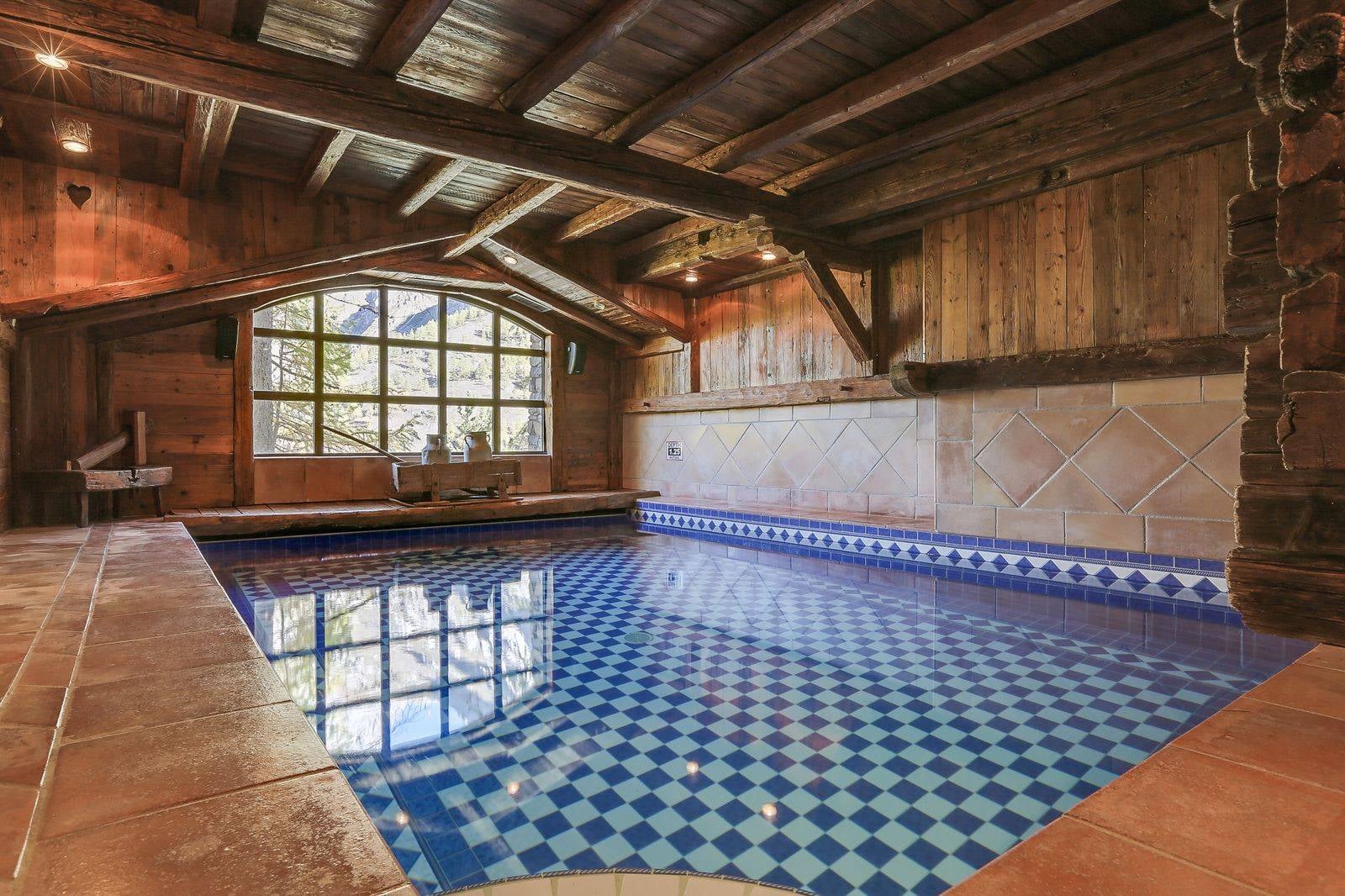 Chalet Eagles Nest - Image 1