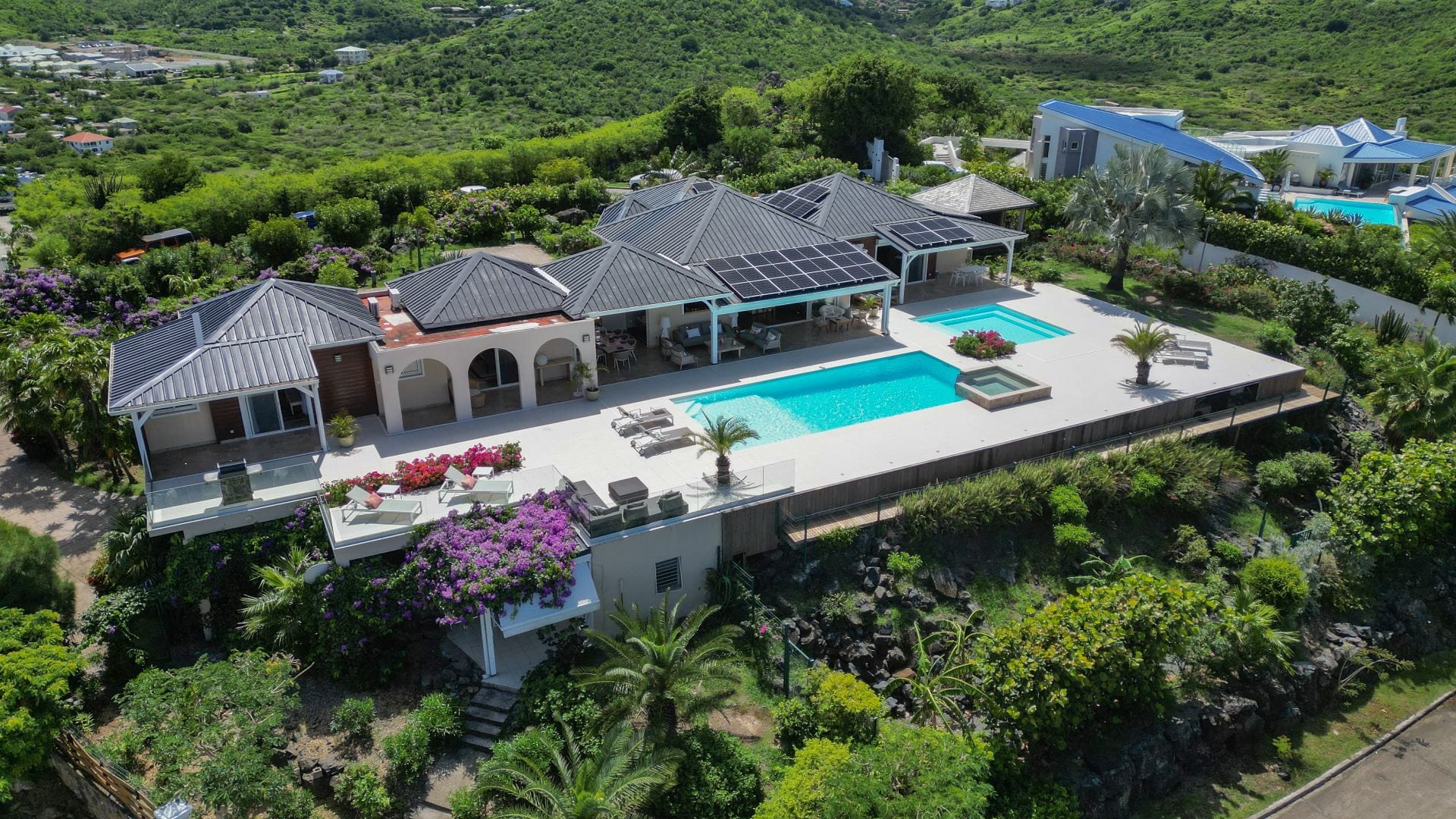 Villa Dreamin Blue — luxury villa photo 1