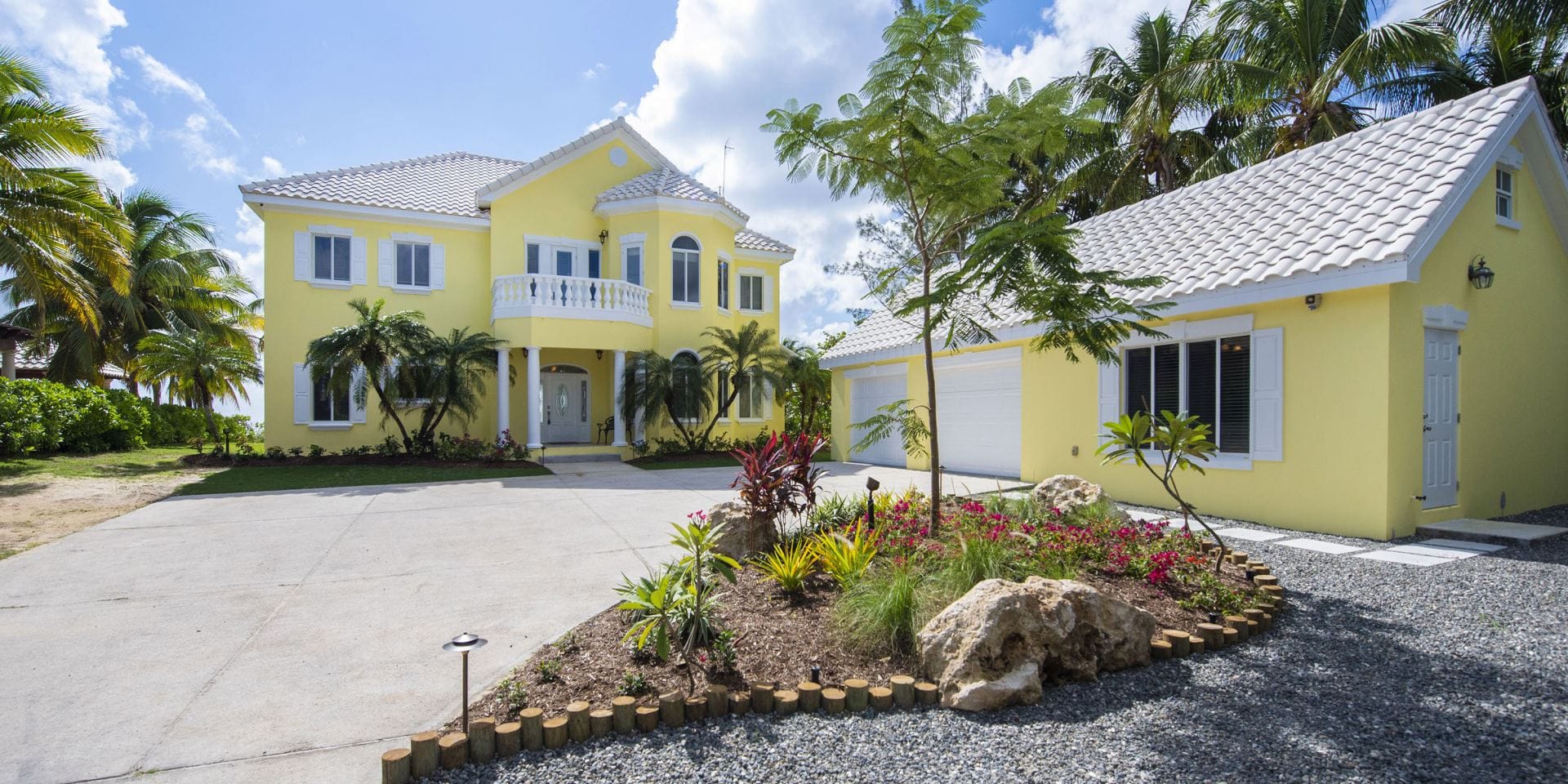 Villa Hidden Treasure + Guesthouse — luxury villa photo 1