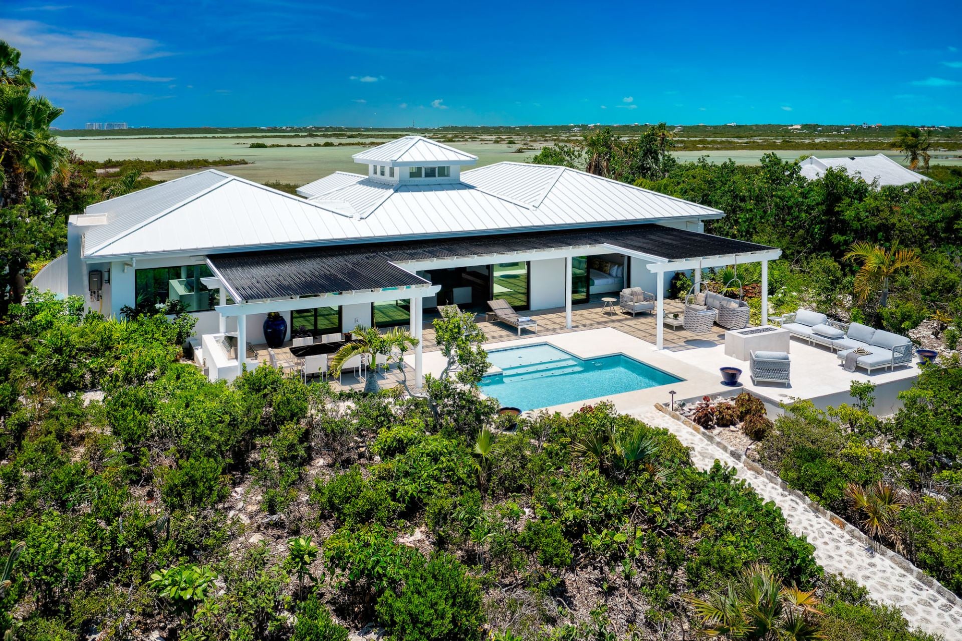 Sandy Shore Villa - Image 1