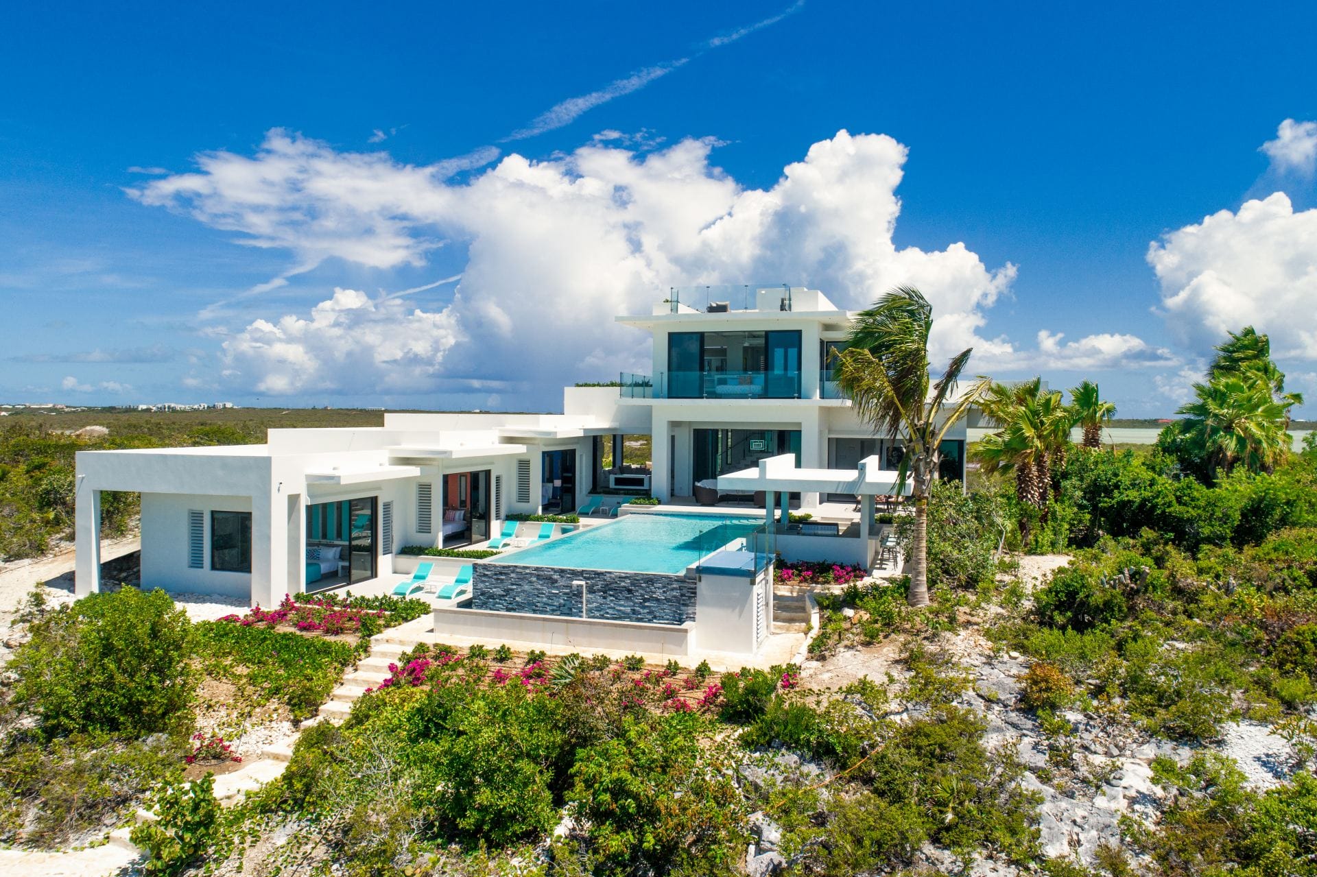 Villa Sandy Bottom — luxury villa photo 1