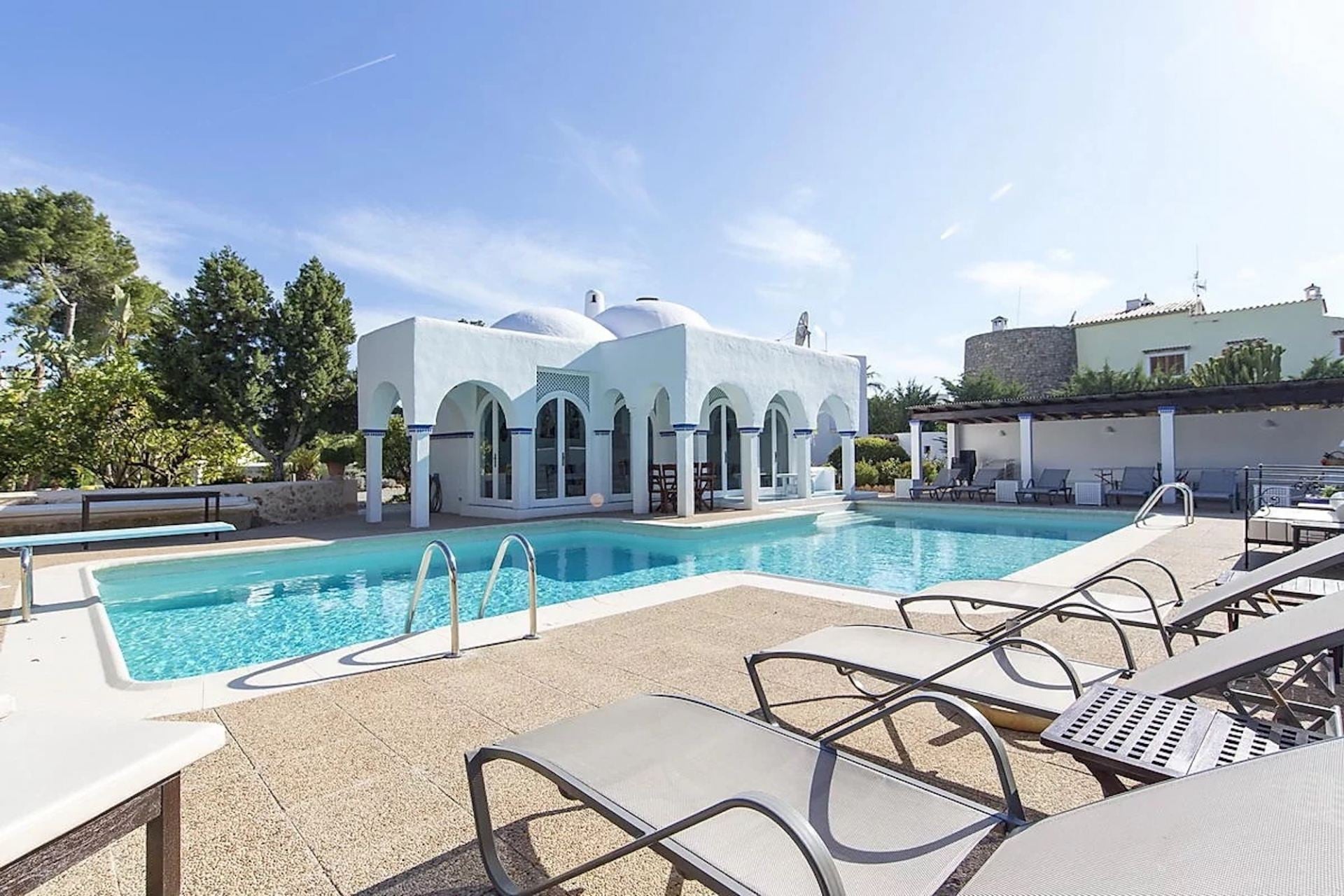 Sea Breeze Estate - Image 1