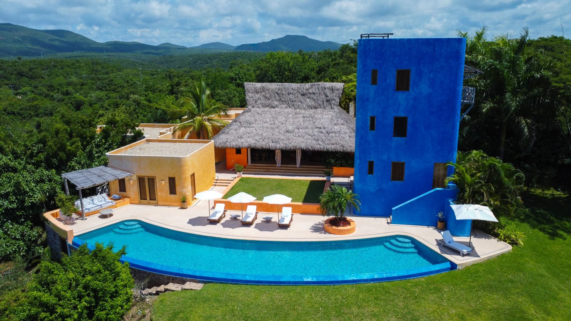 Casa Torre del Cielo — luxury villa photo 1