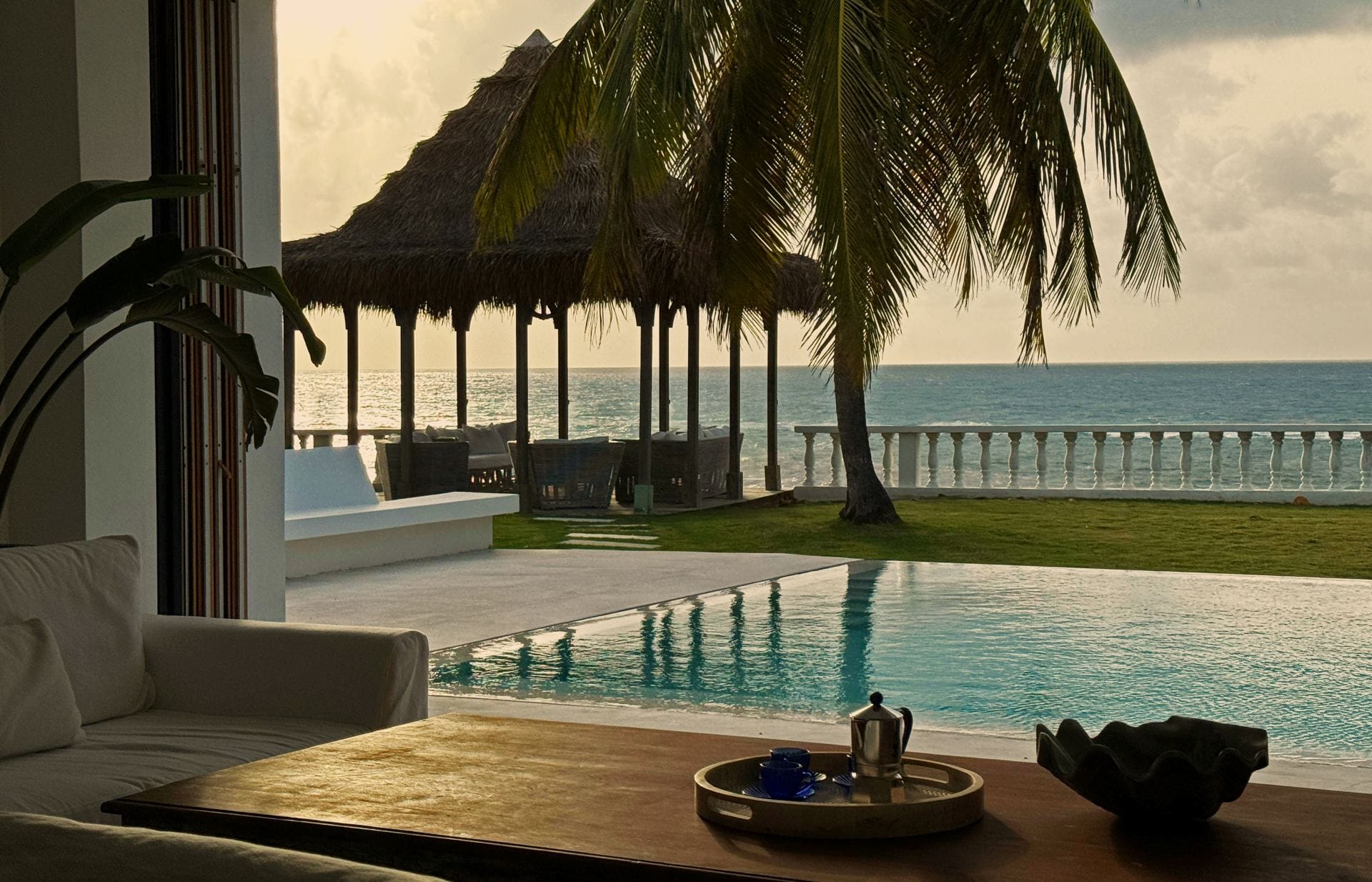 La Marea & Guest House — luxury villa photo 1