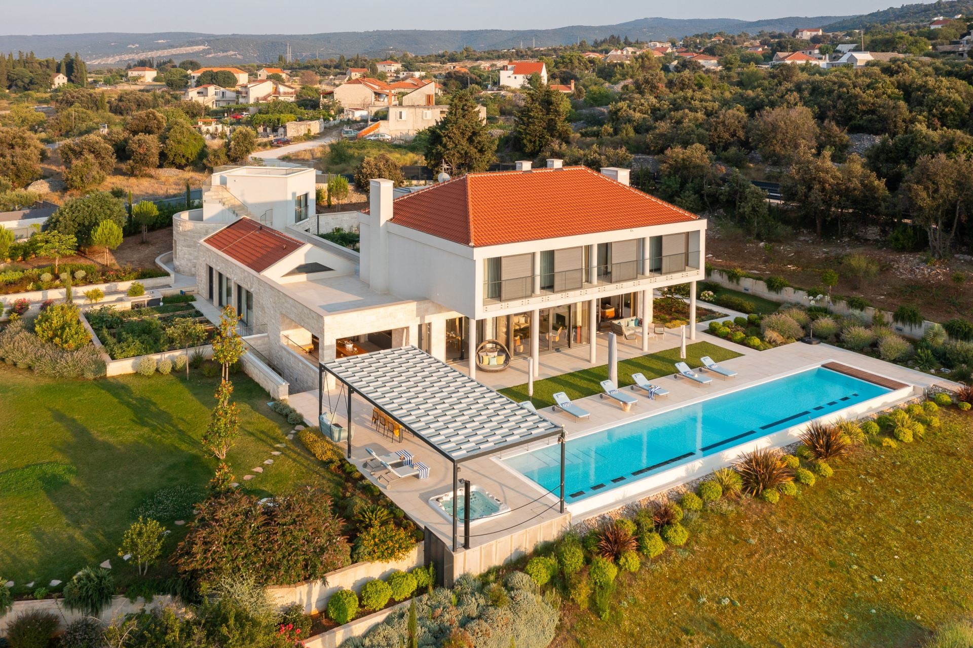 Tranquility Luxury Estate - Image 1