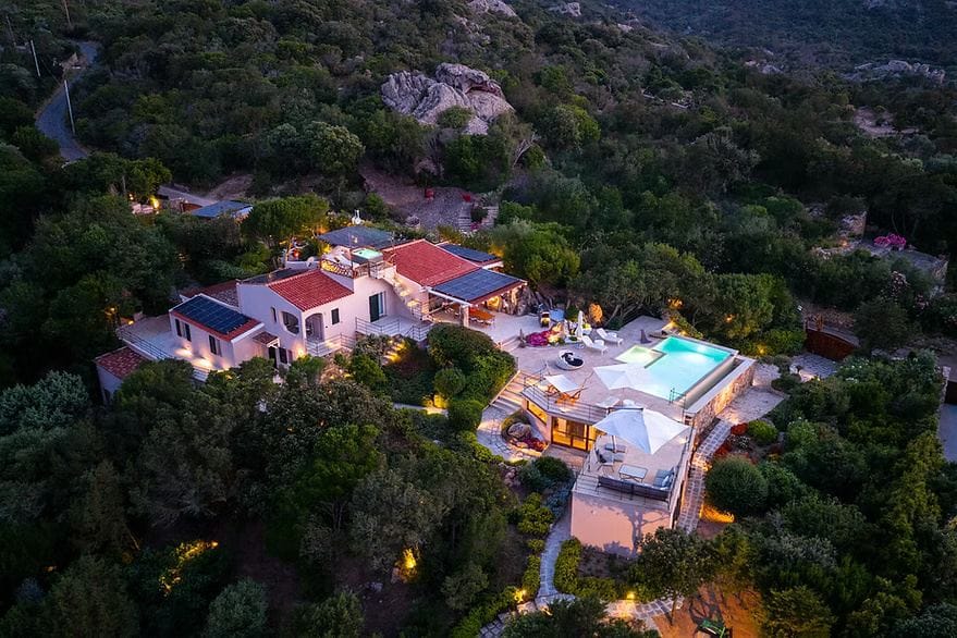 Villa Amira — luxury villa photo 1