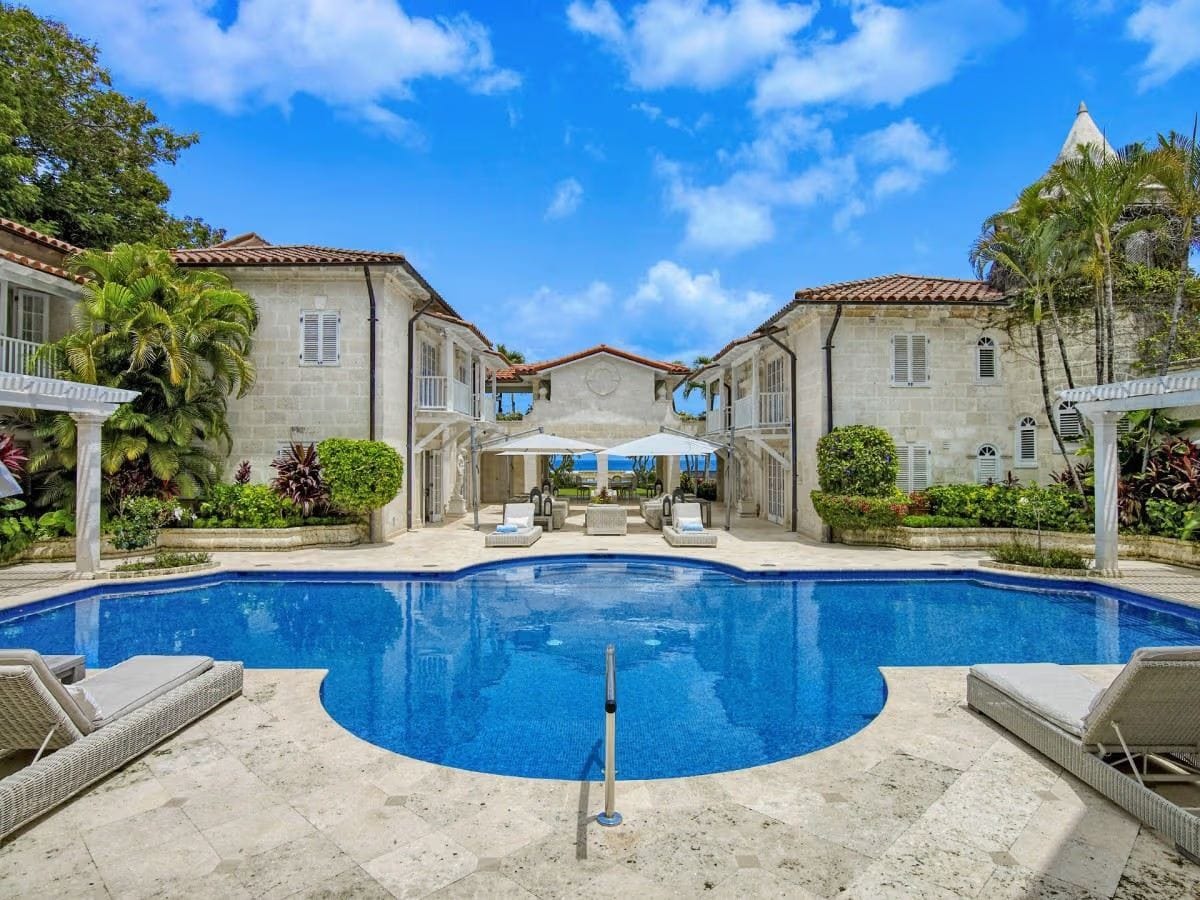 Villa Bachelor Hall — luxury villa photo 1