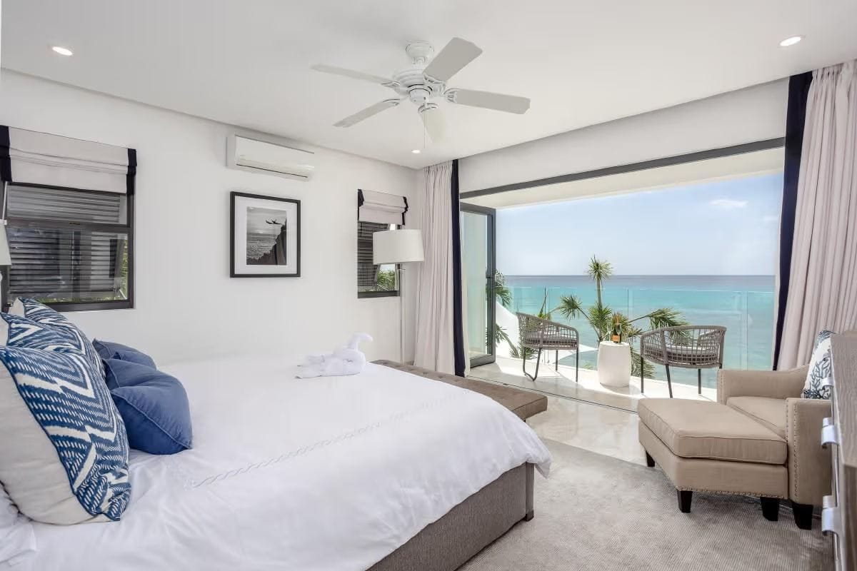 Dolphin Beach House — luxury villa photo 1