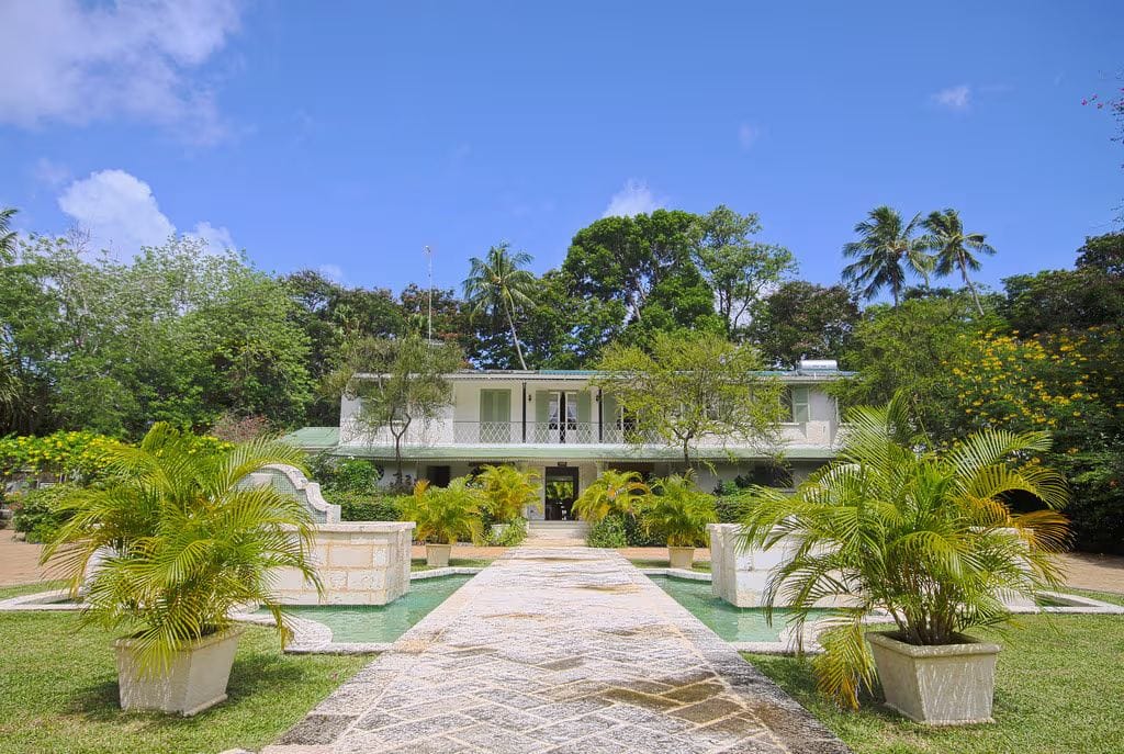 St. Helena — luxury villa photo 1